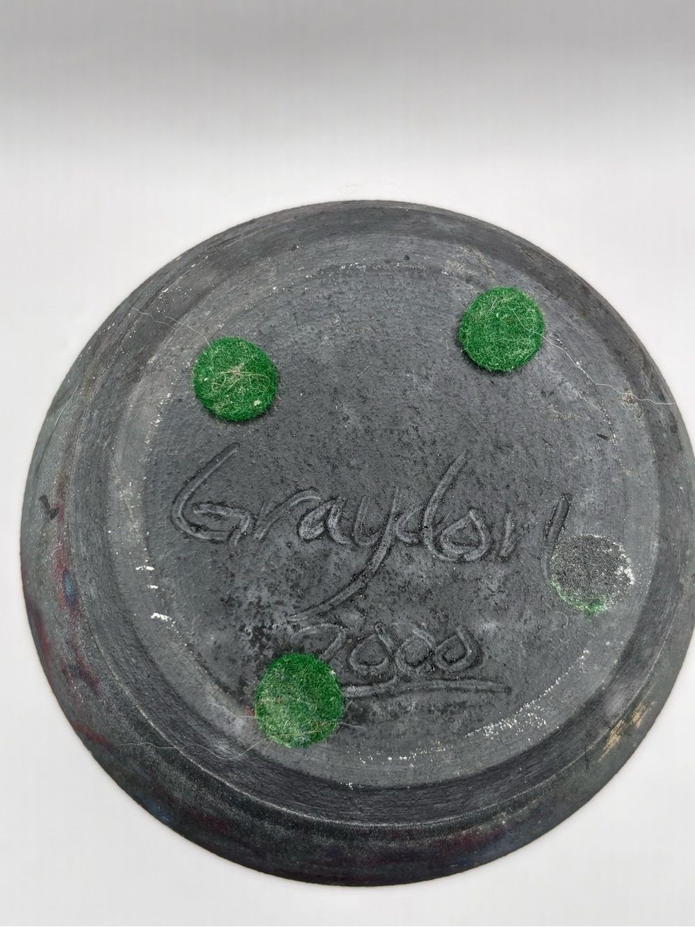 Raku Vase Rough Textured Surface and Dark Mottled Colors Signed by Graydon, 2000 - Picture 8 of 8